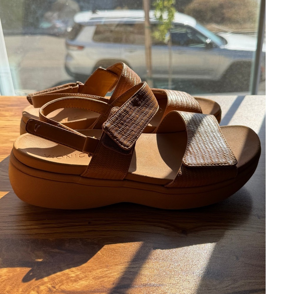 Vionic Fay Tan Woven Platform Sandals Women's 9.5 Wide Orthotic Comfort Brown